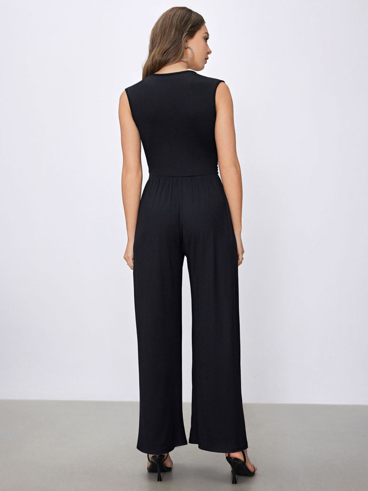 Irina - V-hals jumpsuit met ruches en wijde pijpen