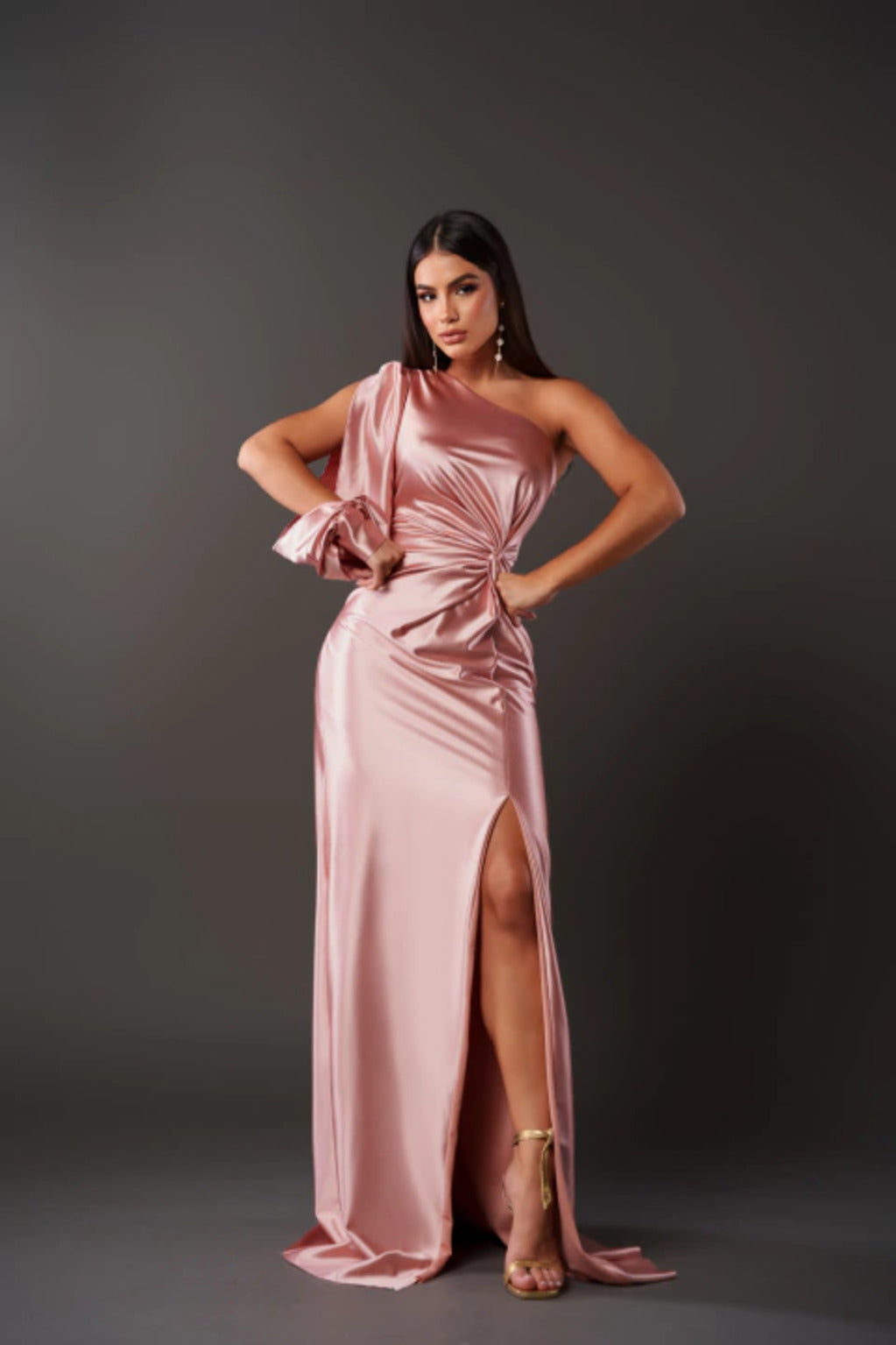 Amara - Elegant dress with finesse